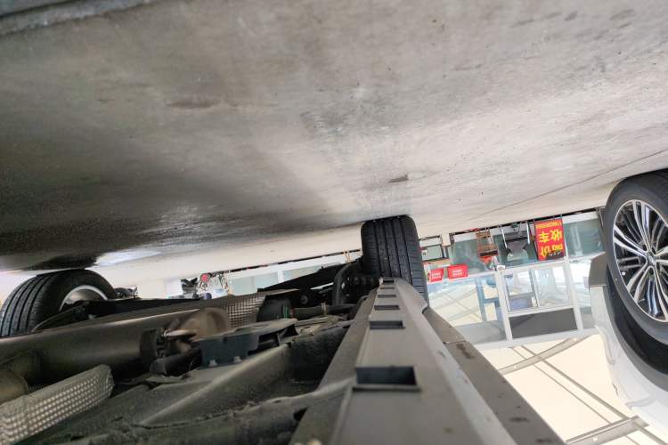 Used Geely Auto Haoyue L 2024 2.0T DCT Flagship Version Right Side Sill