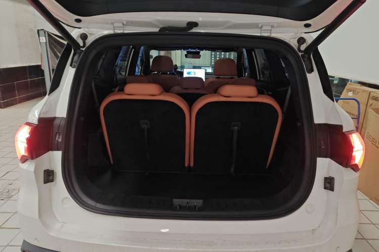 Used Geely Auto Haoyue L 2024 2.0T DCT Flagship Version Trunk