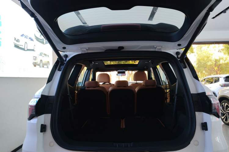 Used Geely Auto Haoyue L 2024 2.0T DCT Flagship Version Trunk