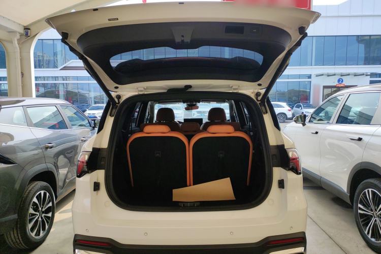 Used Geely Auto Haoyue L 2024 2.0T DCT Flagship Version Trunk