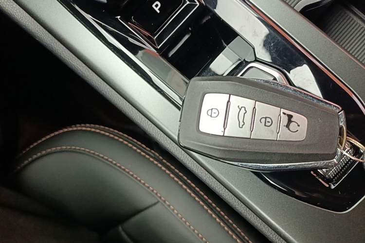 Used Geely Auto Haoyue L 2024 2.0T DCT Prestige Version Vehicle Key