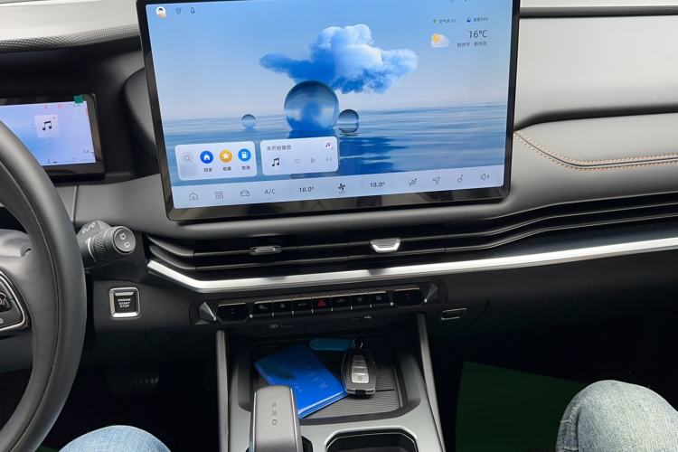 Used Geely Auto Haoyue L 2025 2.0T DCT Luxury Edition Audio And AC Panel