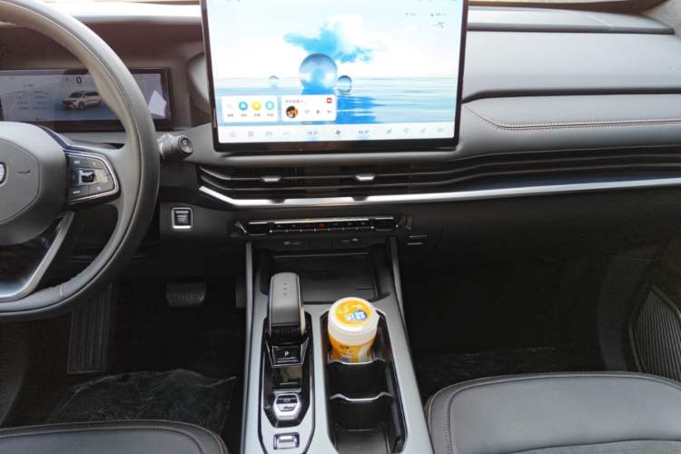 Used Geely Auto Haoyue L 2025 2.0T DCT Luxury Edition Audio And AC Panel