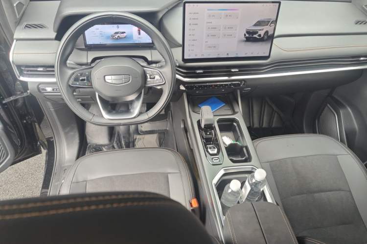 Used Geely Auto Haoyue L 2025 2.0T DCT Luxury Edition Center Console