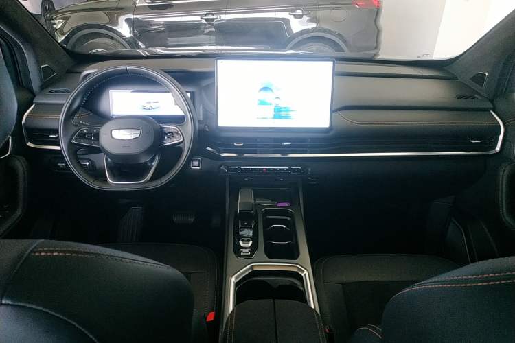 Used Geely Auto Haoyue L 2025 2.0T DCT Luxury Edition Center Console
