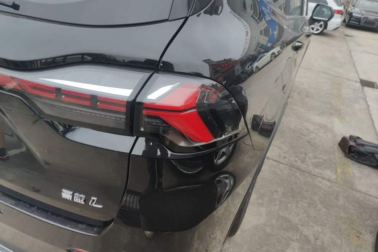 Used Geely Auto Haoyue L 2025 2.0T DCT Luxury Edition Exterior 6