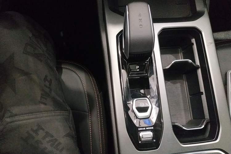 Used Geely Auto Haoyue L 2025 2.0T DCT Luxury Edition Gear Lever