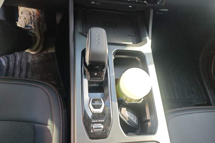 Used Geely Auto Haoyue L 2025 2.0T DCT Luxury Edition Gear Lever