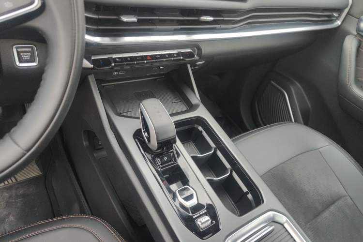 Used Geely Auto Haoyue L 2025 2.0T DCT Luxury Edition Gear Lever