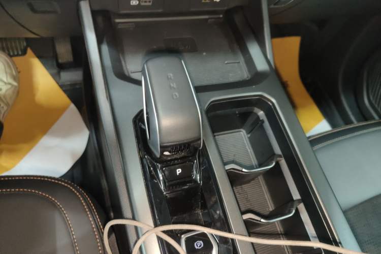 Used Geely Auto Haoyue L 2025 2.0T DCT Luxury Edition Gear Lever