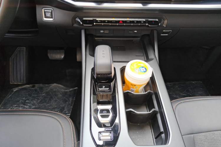 Used Geely Auto Haoyue L 2025 2.0T DCT Luxury Edition Gear Lever