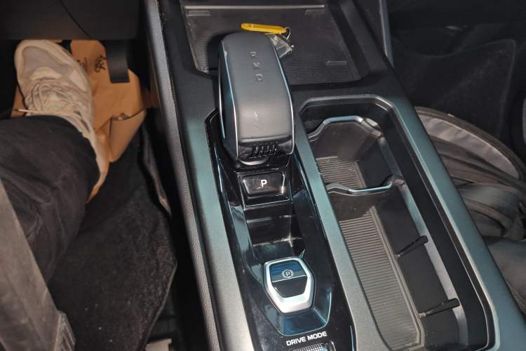 Used Geely Auto Haoyue L 2025 2.0T DCT Luxury Edition Gear Lever