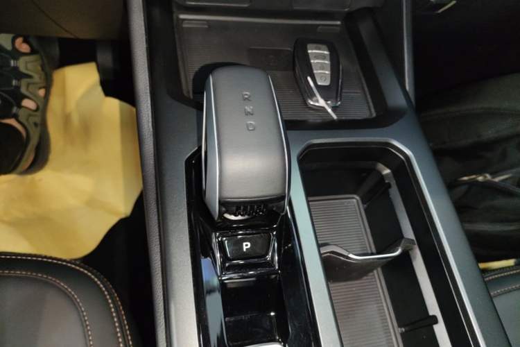 Used Geely Auto Haoyue L 2025 2.0T DCT Luxury Edition Gear Lever