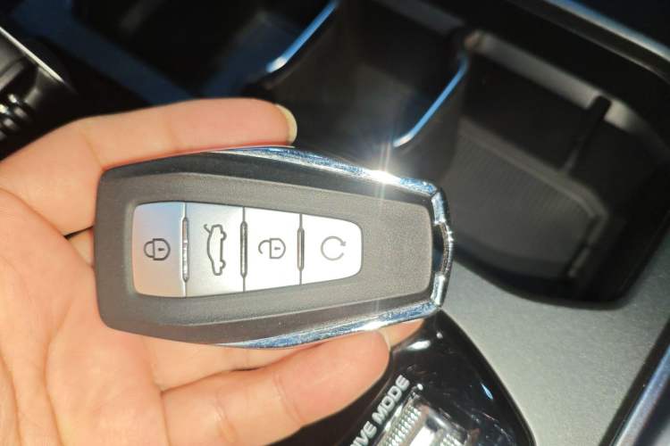 Used Geely Auto Haoyue L 2025 2.0T DCT Luxury Edition Interior 1