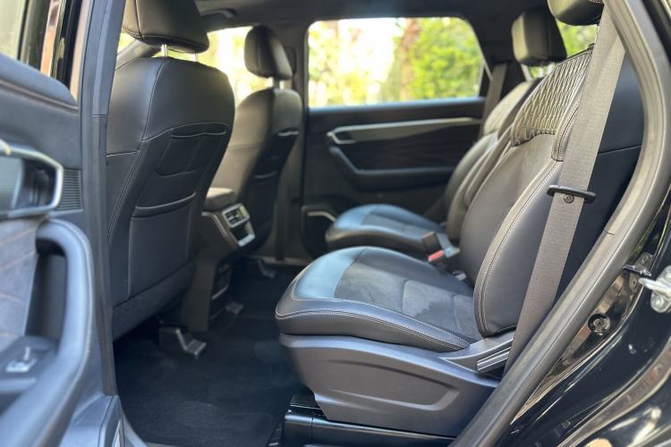 Used Geely Auto Haoyue L 2025 2.0T DCT Luxury Edition Interior 12