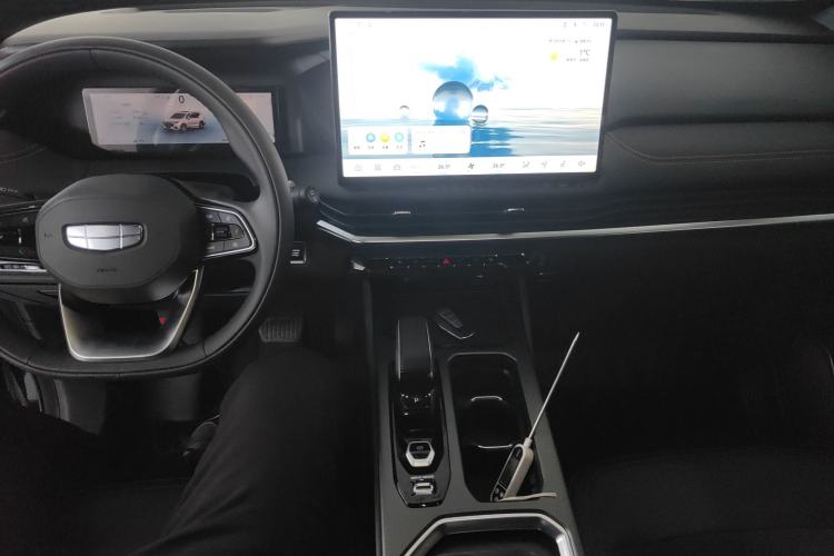 Used Geely Auto Haoyue L 2025 2.0T DCT Luxury Edition Interior 2