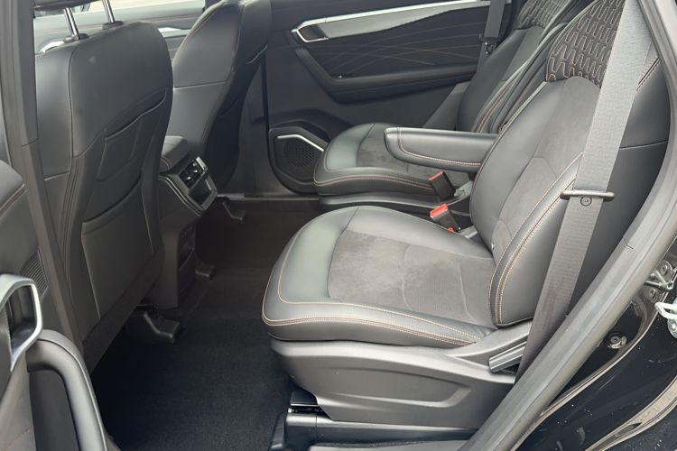 Used Geely Auto Haoyue L 2025 2.0T DCT Luxury Edition Interior 3