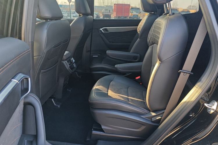 Used Geely Auto Haoyue L 2025 2.0T DCT Luxury Edition Interior 4