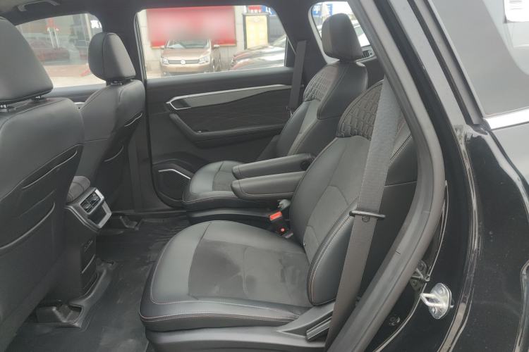 Used Geely Auto Haoyue L 2025 2.0T DCT Luxury Edition Interior 4
