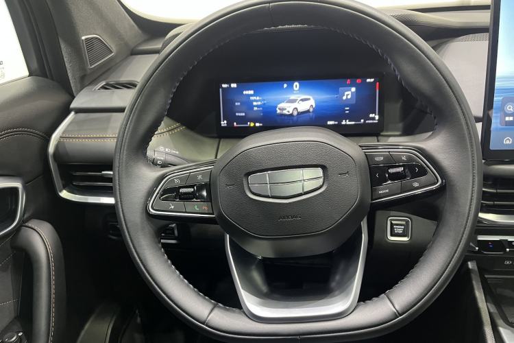 Used Geely Auto Haoyue L 2025 2.0T DCT Luxury Edition Interior 6