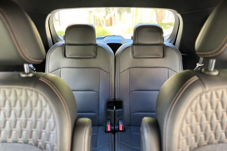 Used Geely Auto Haoyue L 2025 2.0T DCT Luxury Edition Interior 9