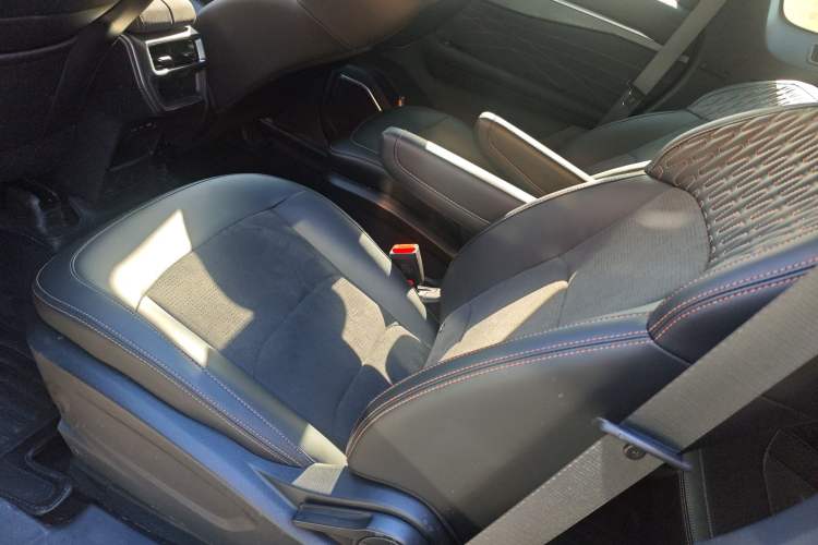 Used Geely Auto Haoyue L 2025 2.0T DCT Luxury Edition Left Rear Seat