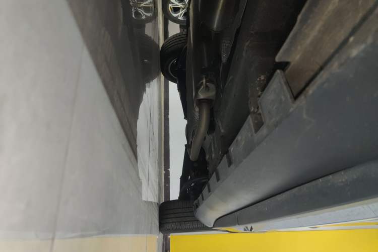 Used Geely Auto Haoyue L 2025 2.0T DCT Luxury Edition Left Side Sill
