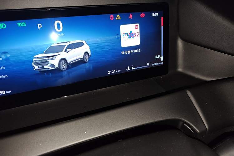 Used Geely Auto Haoyue L 2025 2.0T DCT Luxury Edition Odometer Close Up