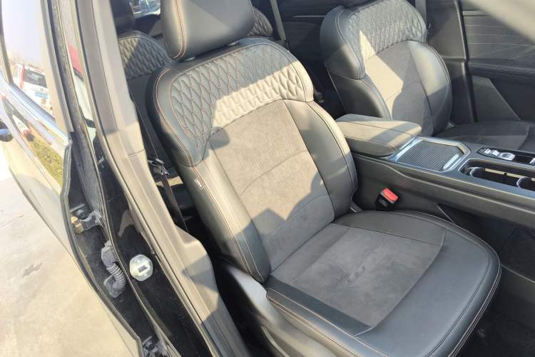 Used Geely Auto Haoyue L 2025 2.0T DCT Luxury Edition Right Front Seat