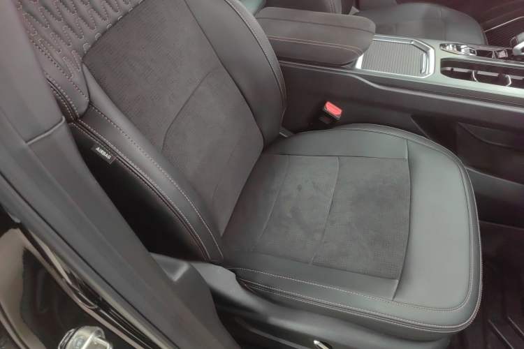 Used Geely Auto Haoyue L 2025 2.0T DCT Luxury Edition Right Front Seat