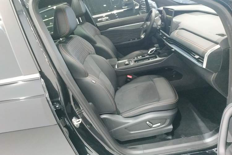 Used Geely Auto Haoyue L 2025 2.0T DCT Luxury Edition Right Front Seat