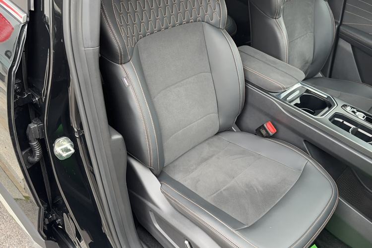 Used Geely Auto Haoyue L 2025 2.0T DCT Luxury Edition Right Front Seat