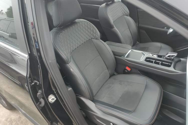 Used Geely Auto Haoyue L 2025 2.0T DCT Luxury Edition Right Front Seat
