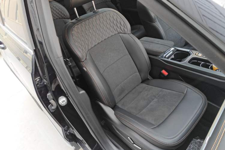 Used Geely Auto Haoyue L 2025 2.0T DCT Luxury Edition Right Front Seat