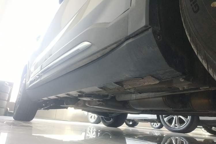 Used Geely Auto Haoyue L 2025 2.0T DCT Luxury Edition Right Side Sill