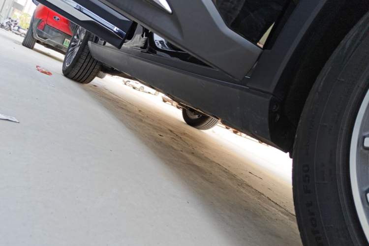 Used Geely Auto Haoyue L 2025 2.0T DCT Luxury Edition Right Side Sill