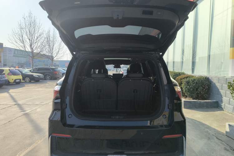 Used Geely Auto Haoyue L 2025 2.0T DCT Luxury Edition Trunk