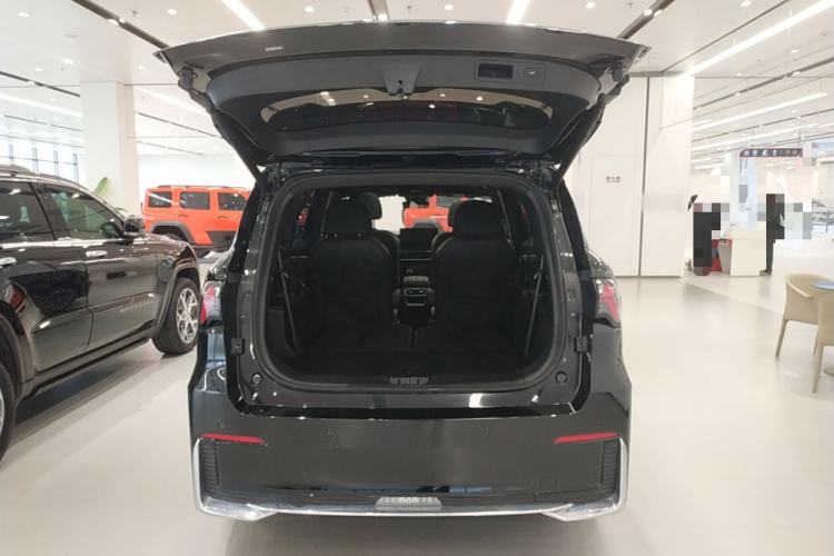 Used Geely Auto Haoyue L 2025 2.0T DCT Luxury Edition Trunk
