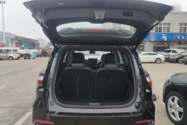 Used Geely Auto Haoyue L 2025 2.0T DCT Luxury Edition Trunk