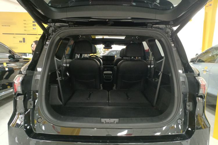 Used Geely Auto Haoyue L 2025 2.0T DCT Luxury Edition Trunk