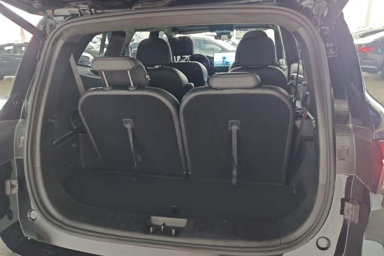 Used Geely Auto Haoyue L 2025 2.0T DCT Luxury Edition Trunk