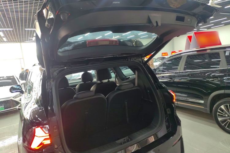 Used Geely Auto Haoyue L 2025 2.0T DCT Luxury Edition Trunk