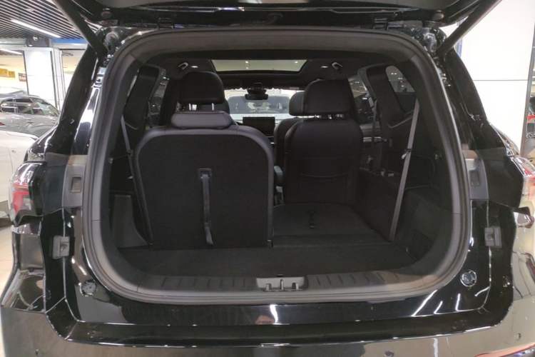 Used Geely Auto Haoyue L 2025 2.0T DCT Luxury Edition Trunk