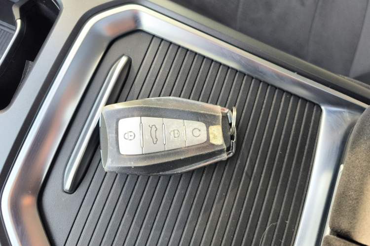 Used Geely Auto Haoyue L 2025 2.0T DCT Luxury Edition Vehicle Key