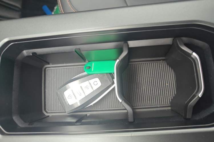Used Geely Auto Haoyue L 2025 2.0T DCT Luxury Edition Vehicle Key