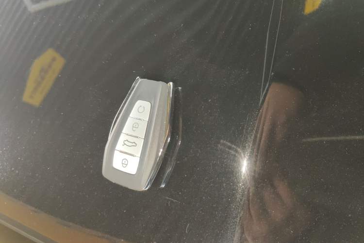 Used Geely Auto Haoyue L 2025 2.0T DCT Luxury Edition Vehicle Key