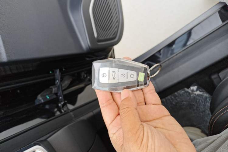 Used Geely Auto Haoyue L 2025 2.0T DCT Luxury Edition Vehicle Key