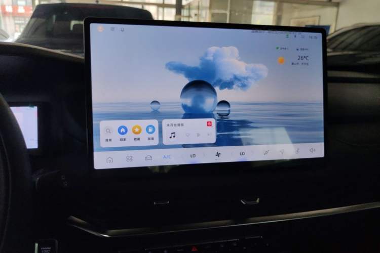 Used Geely Auto Haoyue L 2025 2.0T DCT Luxury Edition Audio And AC Panel
