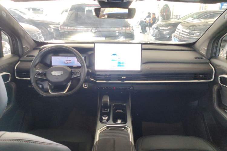 Used Geely Auto Haoyue L 2025 2.0T DCT Luxury Edition Center Console