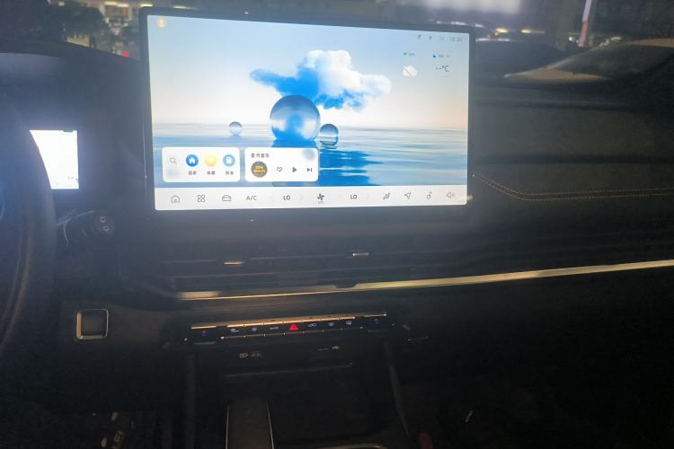 Used Geely Auto Haoyue L 2025 2.0T DCT Luxury Edition Center Console